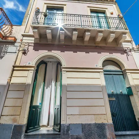 Apartament Homey In With Balcony Riposto