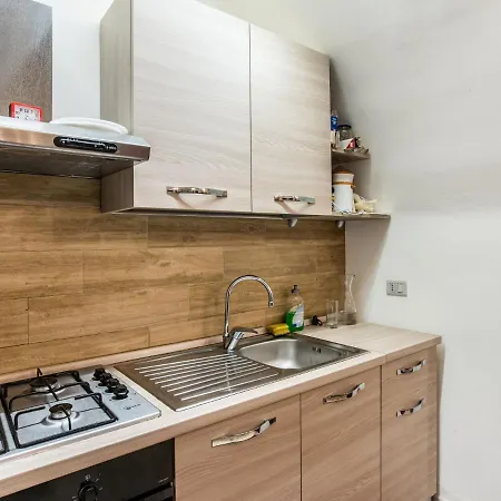 Homey In With Balcony Riposto
