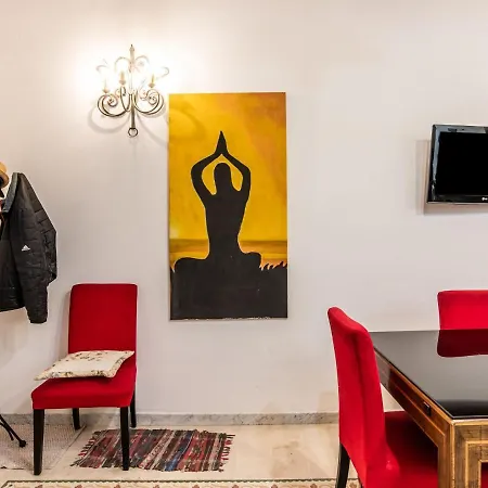 Homey In With Balcony Apartament Riposto