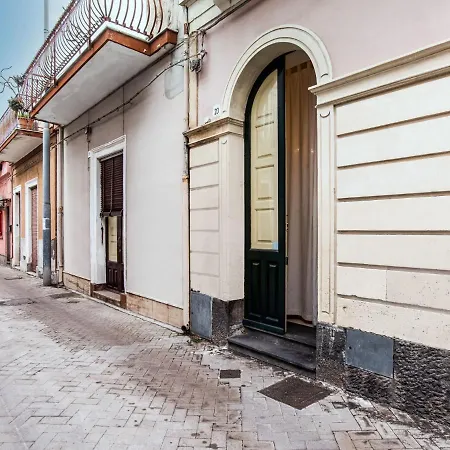 Homey In With Balcony * Riposto